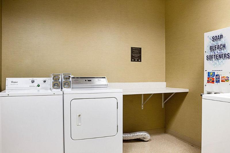 Motel 6 Minot, Nd Ngoại thất bức ảnh